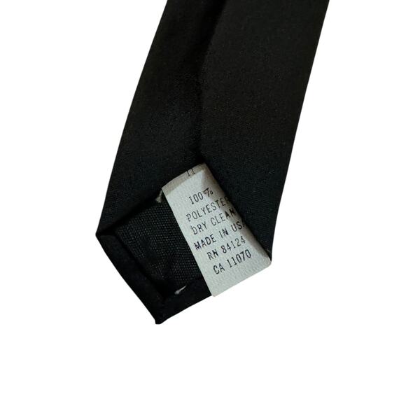 RARE James Bond Tie Black With A Red 007 & Gun Design 1995 Eon Productions USA - Picture 7 of 7